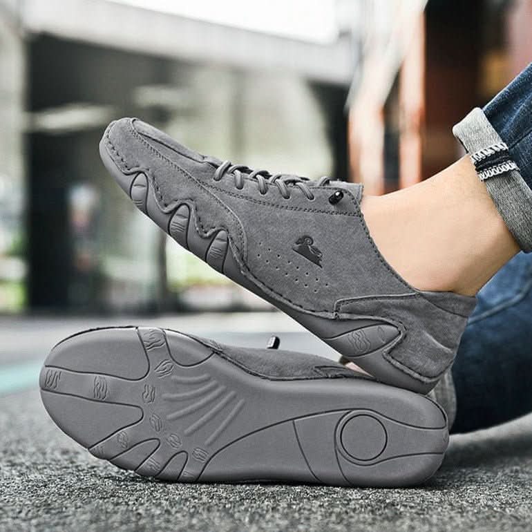 Men's everyday trainers with textured grip sole and flexible upper construction for comfort