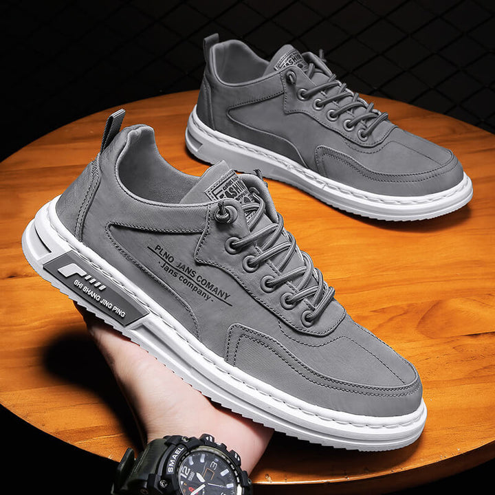 Men's everyday trainers with smooth upper and structured layered sole construction
