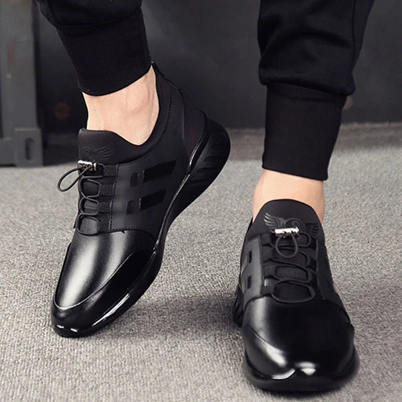 Men's lace-up trainers in black with tonal side stripes and padded collar detail