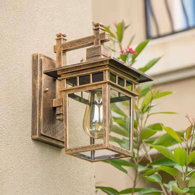 Weather-resistant wall lantern with hand-finished aluminium frame for garden lighting
