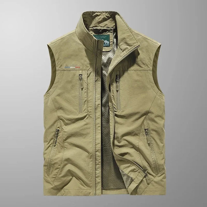 Men's sleeveless bodywarmer with relaxed fit and breathable mesh inner lining