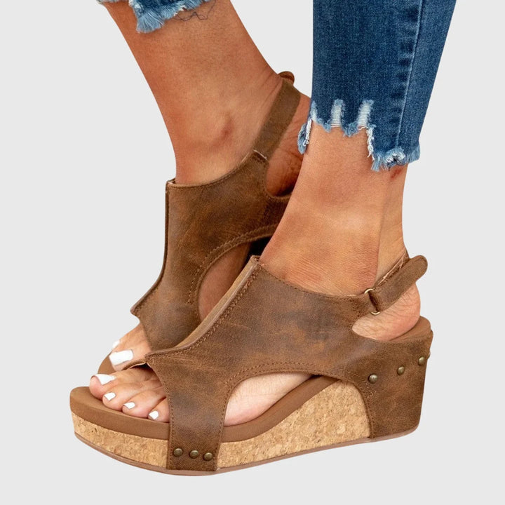 Cork-effect wedge sandals in neutral beige tone suitable for summer and spring