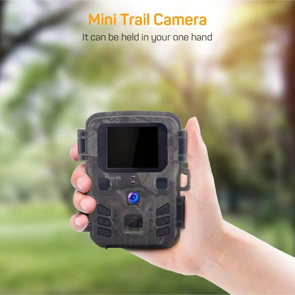 Durable outdoor camera with weatherproof casing and fast trigger sensor for wildlife photography