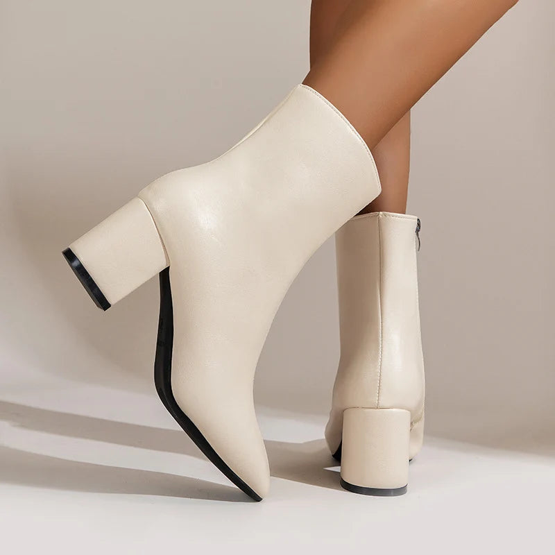 Women's ankle boots with block heel in cream featuring smooth structured finish and stable chunky heel
