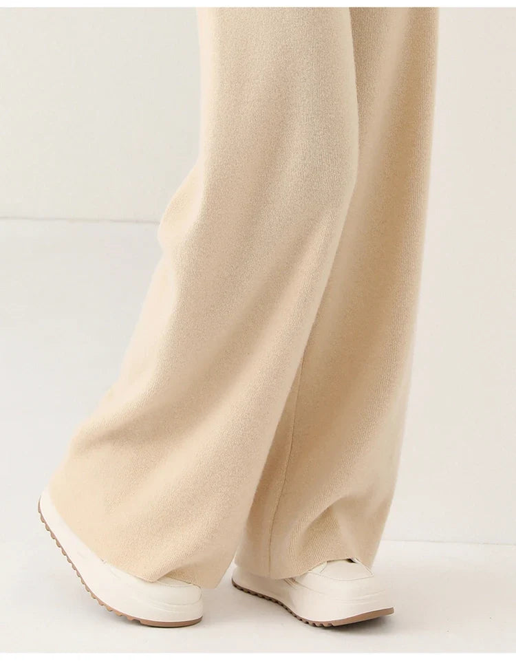 Close-up of Merino Pants elasticated waistband and high waist detail