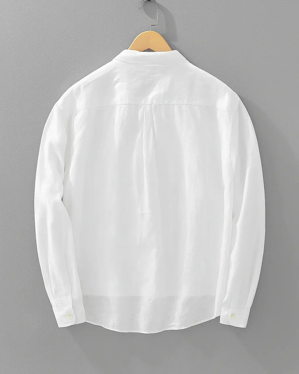 Men's relaxed fit popover shirt with curved hem and oversized silhouette for casual layering