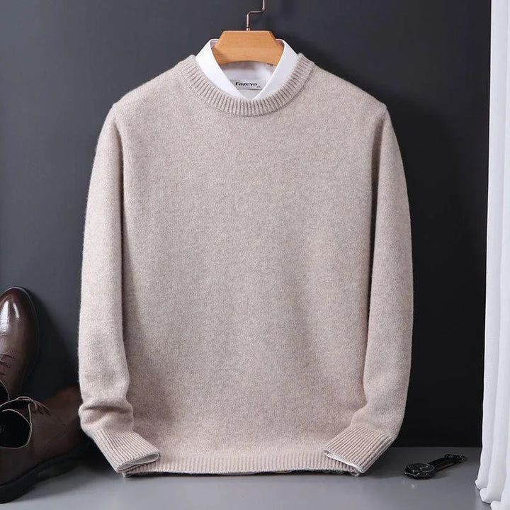 Men's pullover jumper with crew neck and clean minimalist design for versatile styling