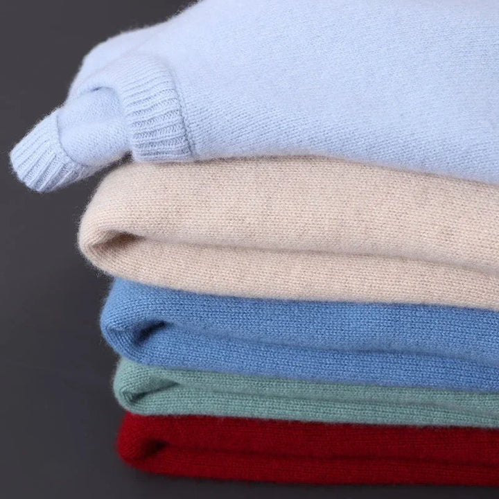 Classic crew neck jumper for men with ribbed cuffs and minimalist styling