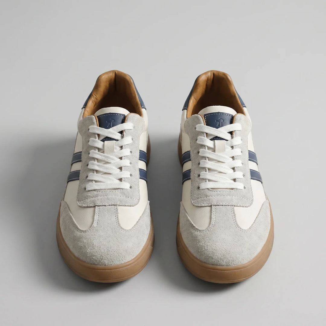 Men's retro trainers with tan lining and classic lace-up closure