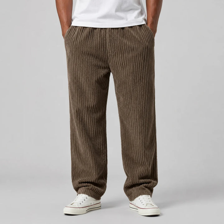 Casual men's corduroy trousers in grey with drawstring closure and comfortable fit