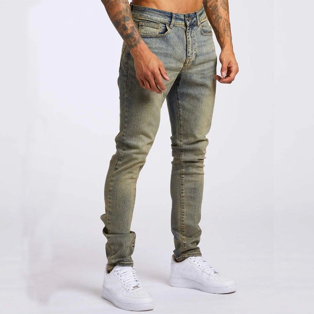 Men's slim fit jeans in classic styling with comfortable stretch fabric